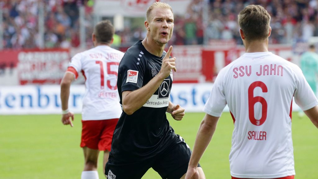  Beim 3:2-Sieg des VfB Stuttgart beim SSV Jahn Regensburg sahen die Zuschauer ein wildes Spiel – mit einem ruhenden Pol in der VfB-Abwehr, der zudem noch ein Tor erzielte: Holger Badstuber. Der Routinier ist für uns der „Spieler des Spiels“. 