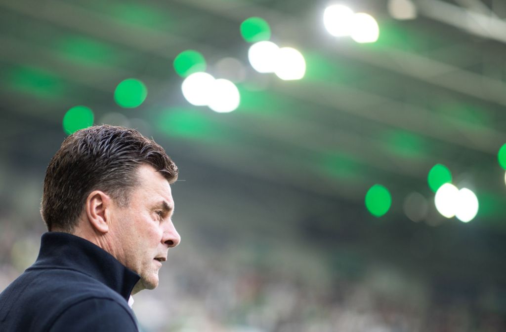 Ende 2018 hatte Dieter Hecking seinen Vertrag bei Borussia Mönchengladbach bis 2020 verlängert – nun muss er dennoch gehen. Die Borussia entscheid sich für einen Neuanfang mit Sebastian Rose, der von RB Salzburg nach Mönchengladbach kommt. Heckings Zukunft ist offen.