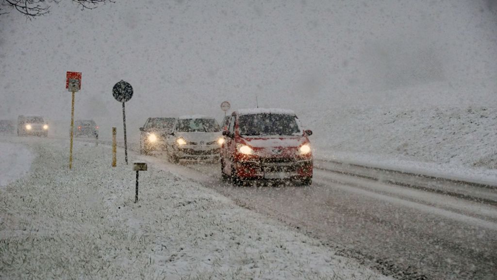 Renningen: Unfall auf schneebedeckter Fahrbahn