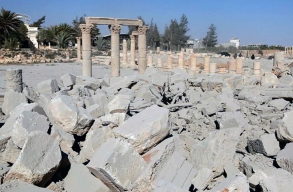 Der antike römische Tempel ist komplett zerstört.