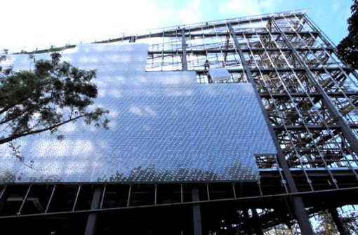 Mit Plastikbausteinen hat die Firma Miniwiz des Architekten Arthur Huang bereits einen neunstöckigen Pavillon in Taiwan ummantelt. Foto: Miniwiz