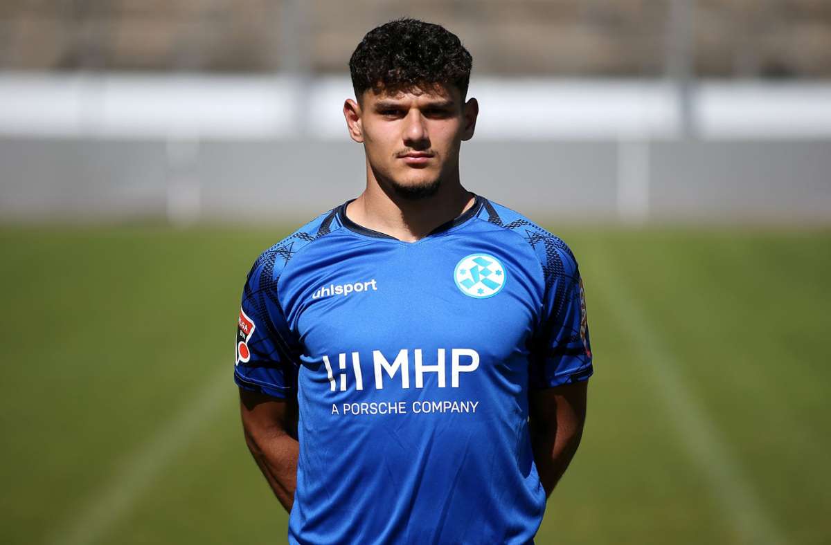 Stürmer Halim Eroglu (17) darf noch bei den A-Junioren spielen.