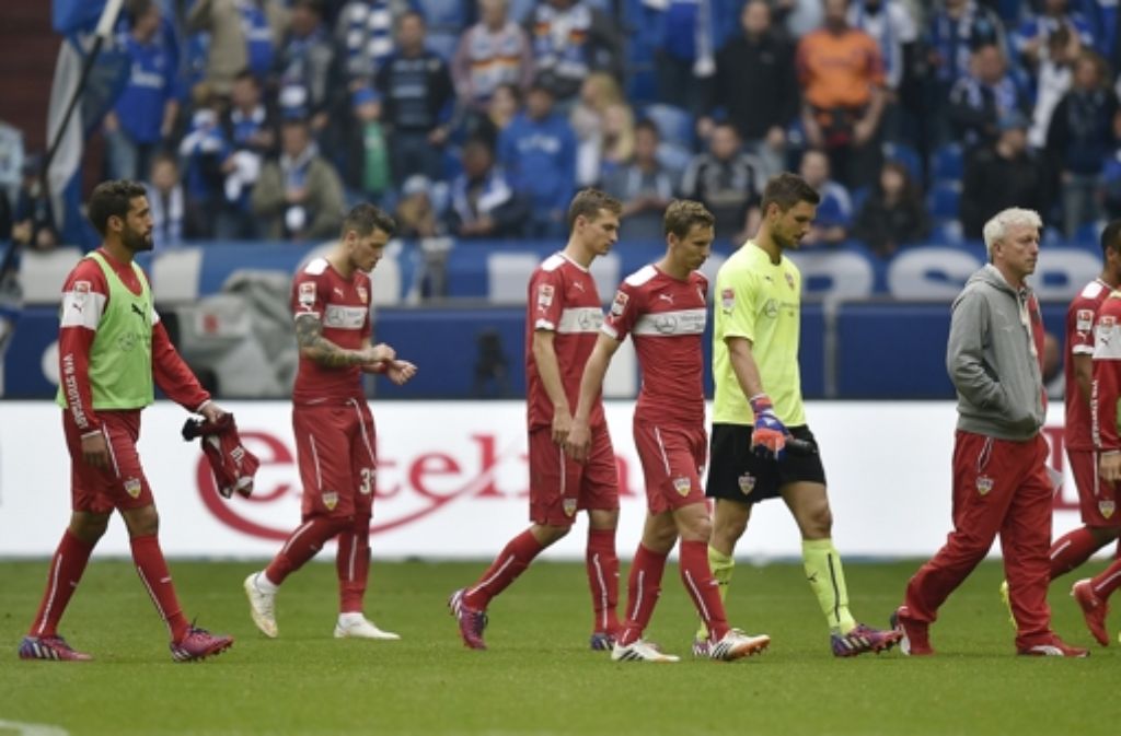 Zuerst einen 0:1-Rückstand aufgeholt, zwischenzeitlich 2:1 geführt und am Ende doch verloren: am 31. Spieltag lässt der VfB auf Schalke wichtige Punkte im Abstiegskampf liegen. Die heiß umkämpfte Partie gegen die Könisblauen endet mit einer 2:3(1:1)-Auswärtsniederlage der Schwaben.