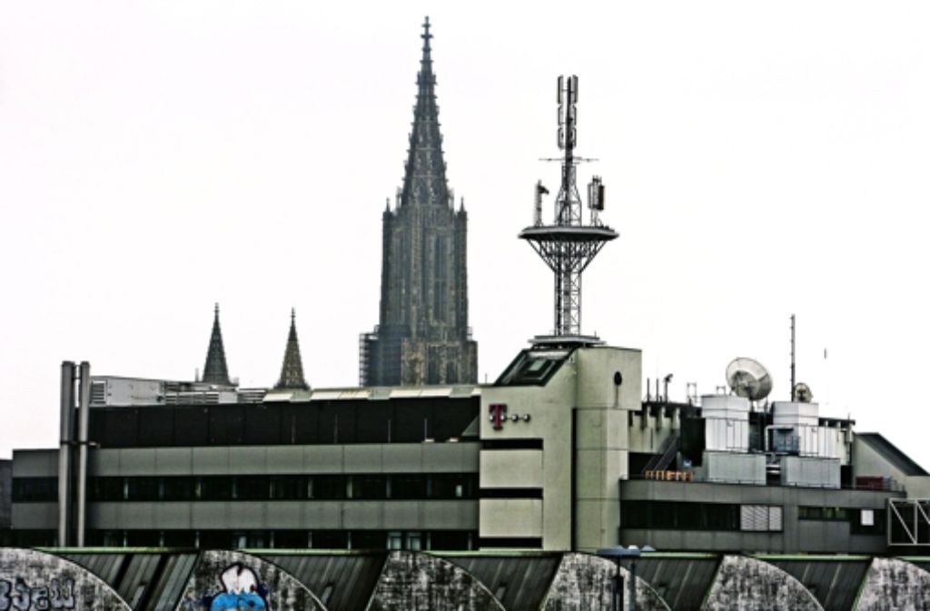 Das Telekomgebäude in Ulm: die Quelle der Legionelleninfektion 2009 war ein neu gebautes Rückkühlwerk zur Klimatisierung des Telekom-Gebäudes Foto: Heiss