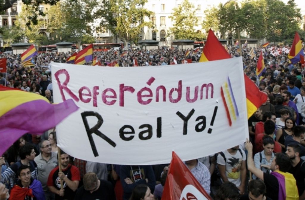 In vielen spanischen Städten forderten Antiroyalisten ein Referendum über den Fortbestand der Monarchie – so auch in Valencia.