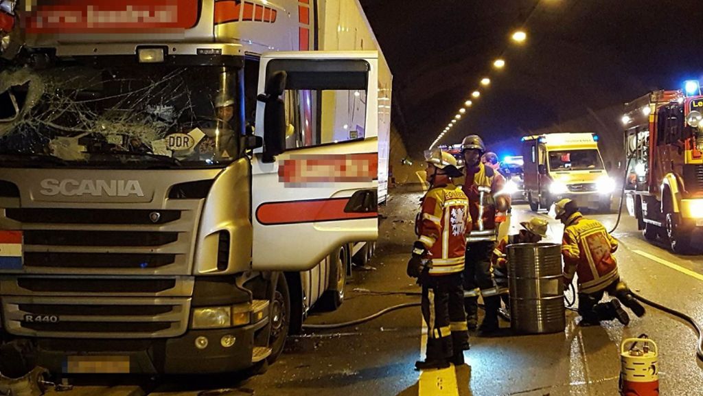 Engelbergtunnel: Unfall sorgt für Verkehrschaos
