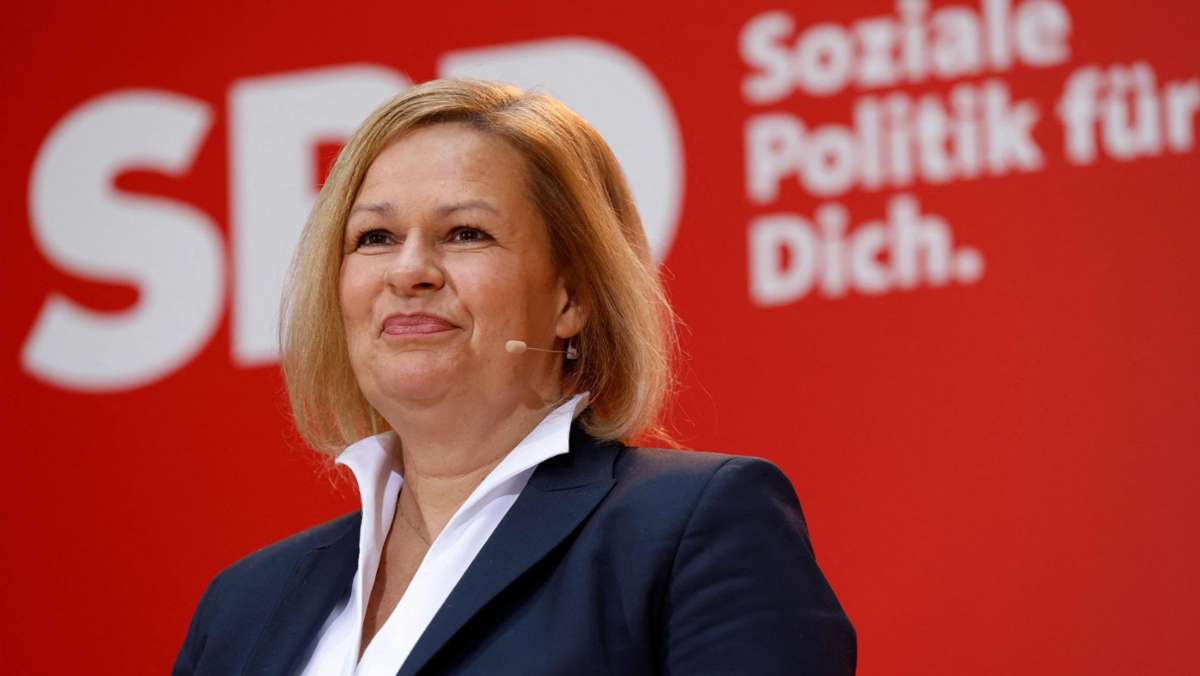  Nancy Faeser soll die erste deutsche Innenministerin in der Bundesregierung werden. Bei der Vorstellung in Berlin erklärt sie, welche Schwerpunkte sie setzen möchte. 