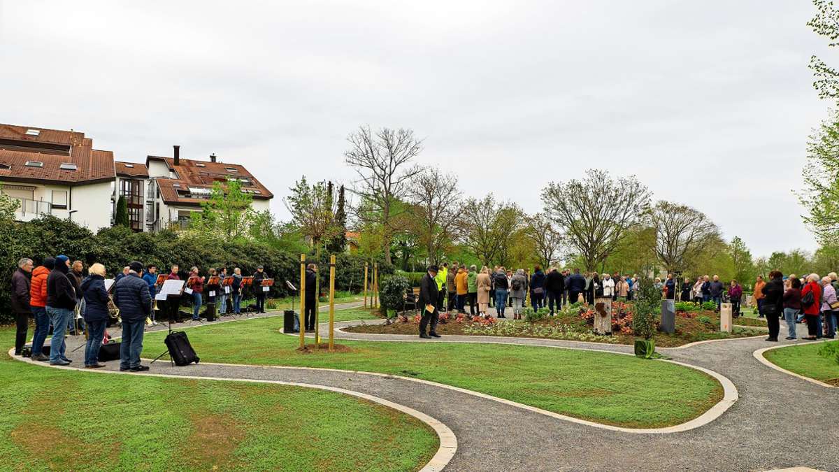 Urnengräber in  Rutesheim: Für die Betreuung der Gräber sorgen Gärtner