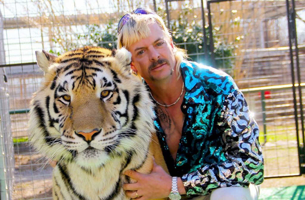 Joseph Maldonado-Passage alias „Joe Exotic“ sammelte und züchtete Raubkatzen; er hielt in Spitzenzeiten bis zu 200 Tiger, Löwen und andere exotische Tiere in seinem bizarren Privatzoo in Oklahoma.