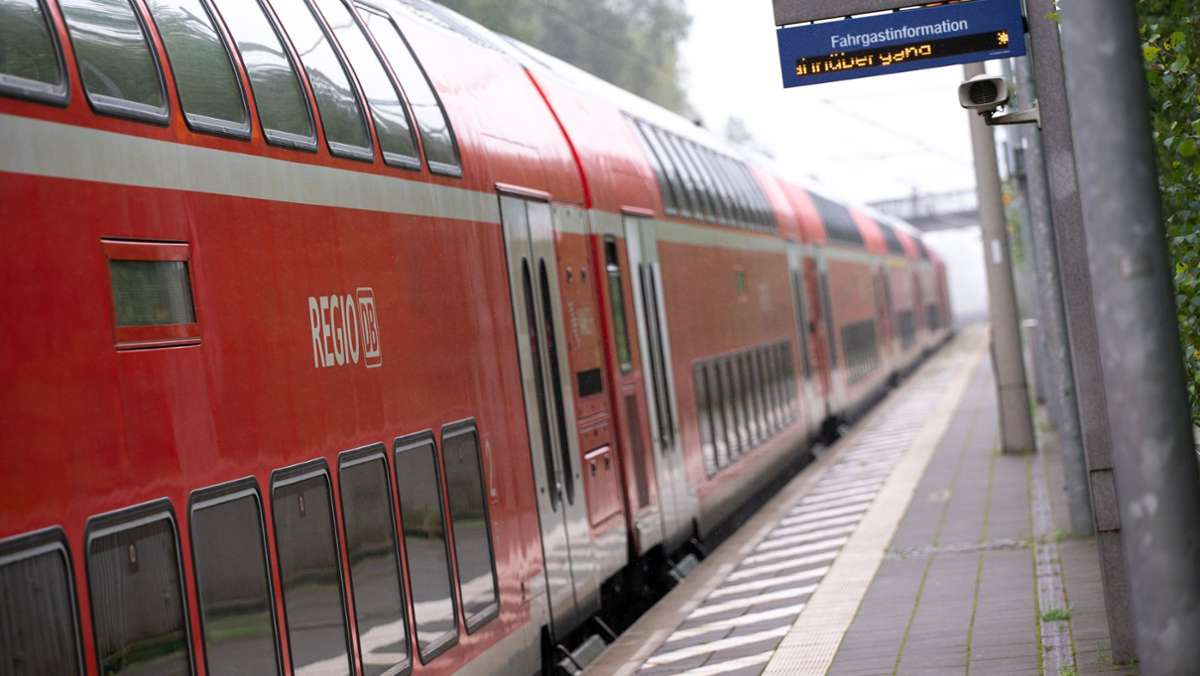  Die Eisenbahngewerkschaft EVG will kommende Woche gegen die geplanten Reformen der Deutschen Bahn demonstrieren. 