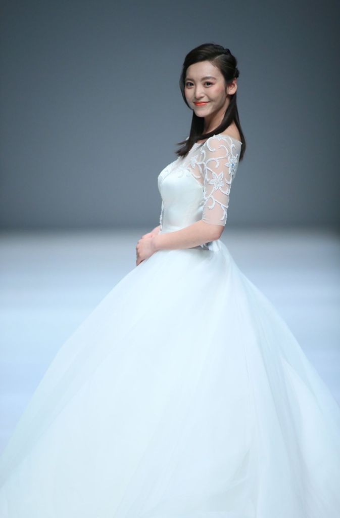 Ein Traum in Weiß und Tüll: Das Label Lianyu präsentiert seine Brautmode während der China Fashion Week.