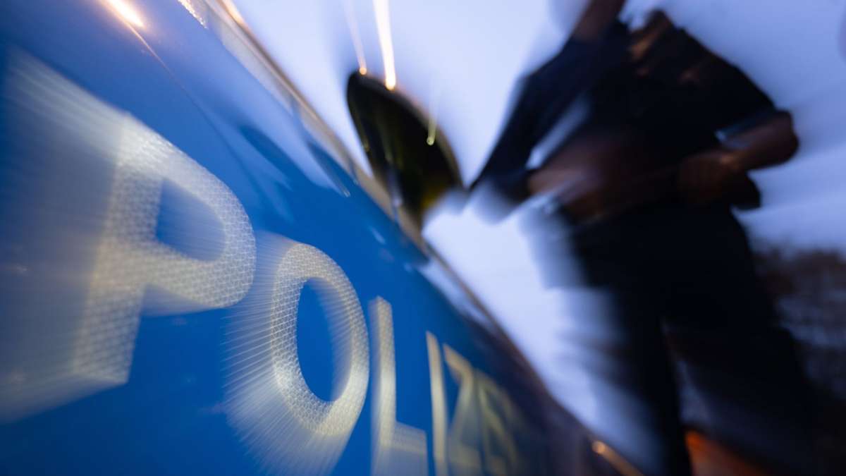 Stuttgart-Wangen: Falsche Polizisten erbeuten Schmuck – Zeugen gesucht