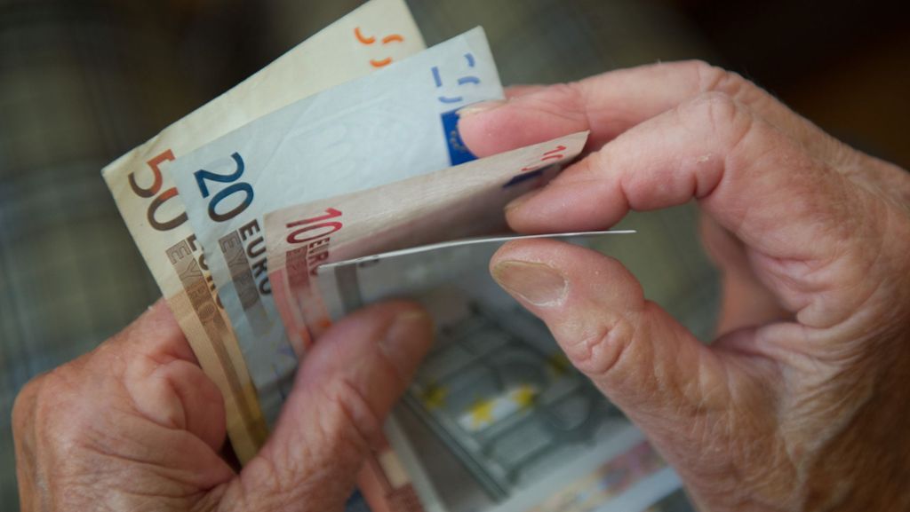 Betrugsmasche in Lippstadt: Falsche Wunderheilerin „verwandelt“ Geld von Seniorin in Papierschnipsel