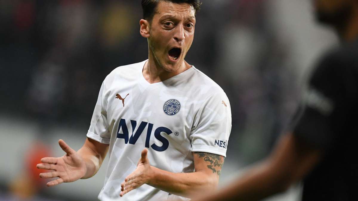 1:1 bei Eintracht Frankfurt: So lief die Rückkehr von Mesut Özil nach Deutschland