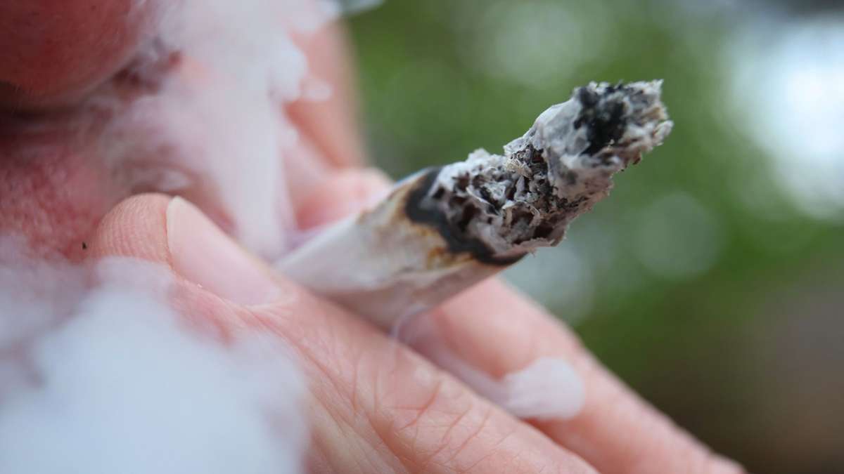 Drogen: Cannabis: Experte hält Gefahr durch Passivrauchen für gering