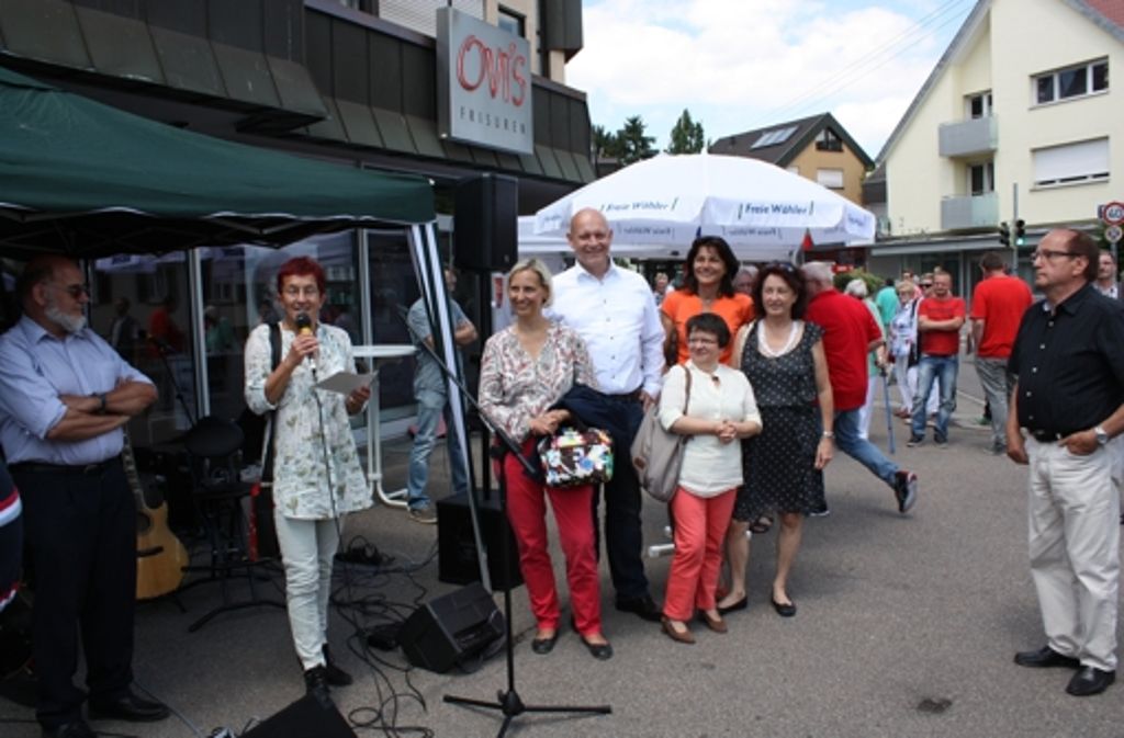 Auch in Birkach spricht die Bezirksvorsteherin Andrea Lindl zur Eröffnung des Sommerfestes einige Worte.