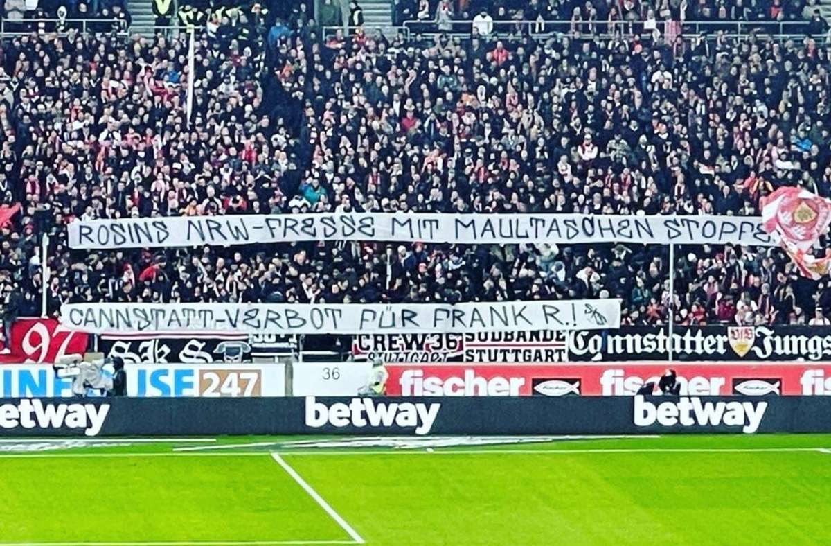Die VfB-Fans sind auf den Fernsehkoch Frank Rosin nicht mehr gut zu sprechen: Beim Heimspiel gegen Werder Bremen gab’s Banner mit rustikalen Ansagen auf der Tribüne.