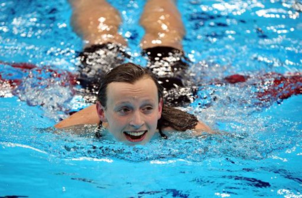 Es sind die Spiele der Youngsters: Die erst 15-jährige Amerikanerin Katie Ledecky entthronte am Freitag Rebecca Adlington über 800 Meter Freistil und zerstörte damit die Hoffnung auf das erste Schwimm-Gold der Briten in London. Ledecky schwamm in 8:14,63 Minuten zum Olympiasieg.