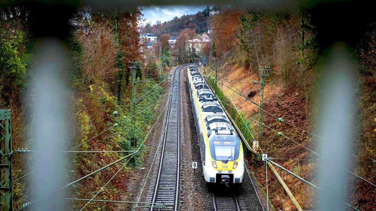 Konkurrenz zur Stuttgart-21-Planung: Verkehrsstaatssekretär Bilger kämpft für  Gäubahntunnel