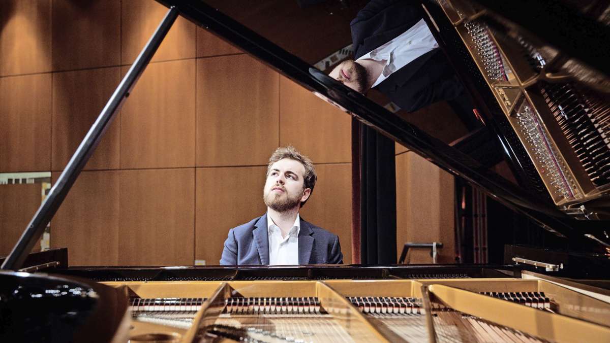 Böblinger Pianistenfestival: Anton Gerzenberg begeistert mit leidenschaftlichem Klavierspiel