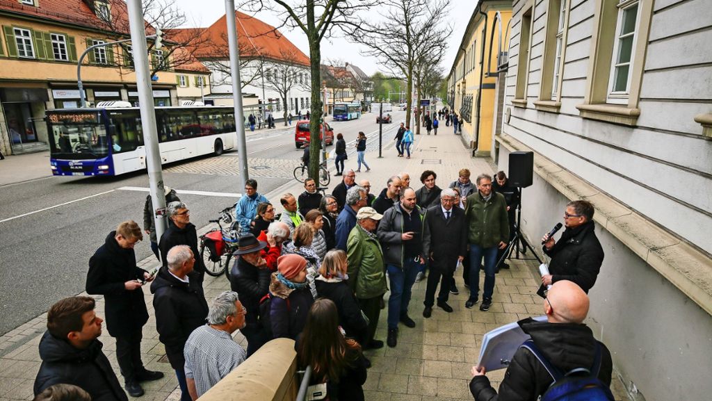 Nahverkehr in Ludwigsburg: Viele Zweifel am ersten Schnellbus in Deutschland
