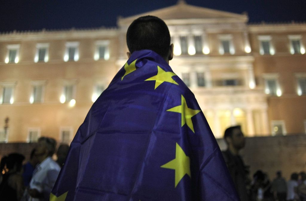 Auch diese Amtszeit ist unruhig. Die Regierung um Angela Merkel sieht sich erneut Auseinandersetzungen um den Verbleib Griechenlands im Euro ausgesetzt. Auch ein sogenannter Grexit – der griechische Austritt aus der Währungsunion – wird zwischenzeitlich diskutiert.