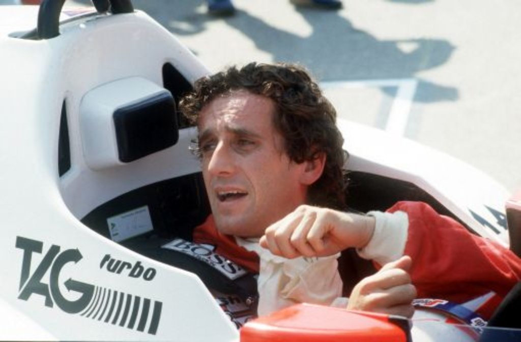 Zum Bruch kam es spätestens im April 1989, als Prost (Foto) in Imola ein teaminternes Abkommen von Senna verletzt sah: Wer beim Start die Führung übernahm, dem gehörte auch die erste Kurve. Den Klassiker der Karambolage unter Teamkollegen lieferten die McLaren-Piloten beim vorletzten Rennen 1989 in Suzuka. Der Franzose kollidierte in der Schikane mit Senna - der Brasilianer konnte aber noch weiterfahren. Senna legte dann einen Boxenstopp ein und gewann sogar zunächst das Rennen. Später wurde er aber disqualifiziert, Prost wurde erneut Weltmeister.