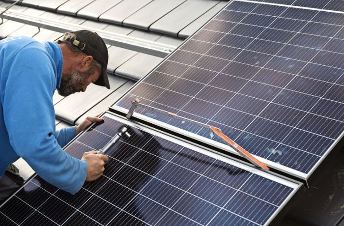 Tipps zur Sanierung: Solaranlagen passen nicht zu jedem Dach