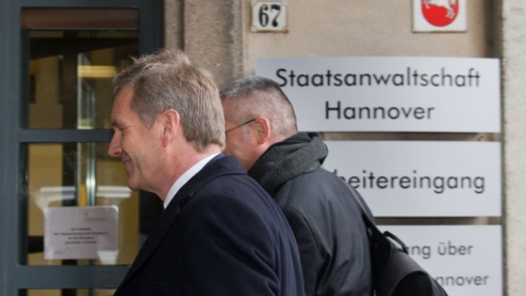  Die Staatsanwaltschaft Hannover will sich im Korruptionsprozess gegen Ex-Bundespräsident Christian Wulff noch nicht geschlagen geben. Sie will sieben weitere Zeugen hören. Unter den Genannten ist auch Wulffs Ex-Sprecher Olaf Glaeseker - als wohl letzter Trumpf der Anklage. 