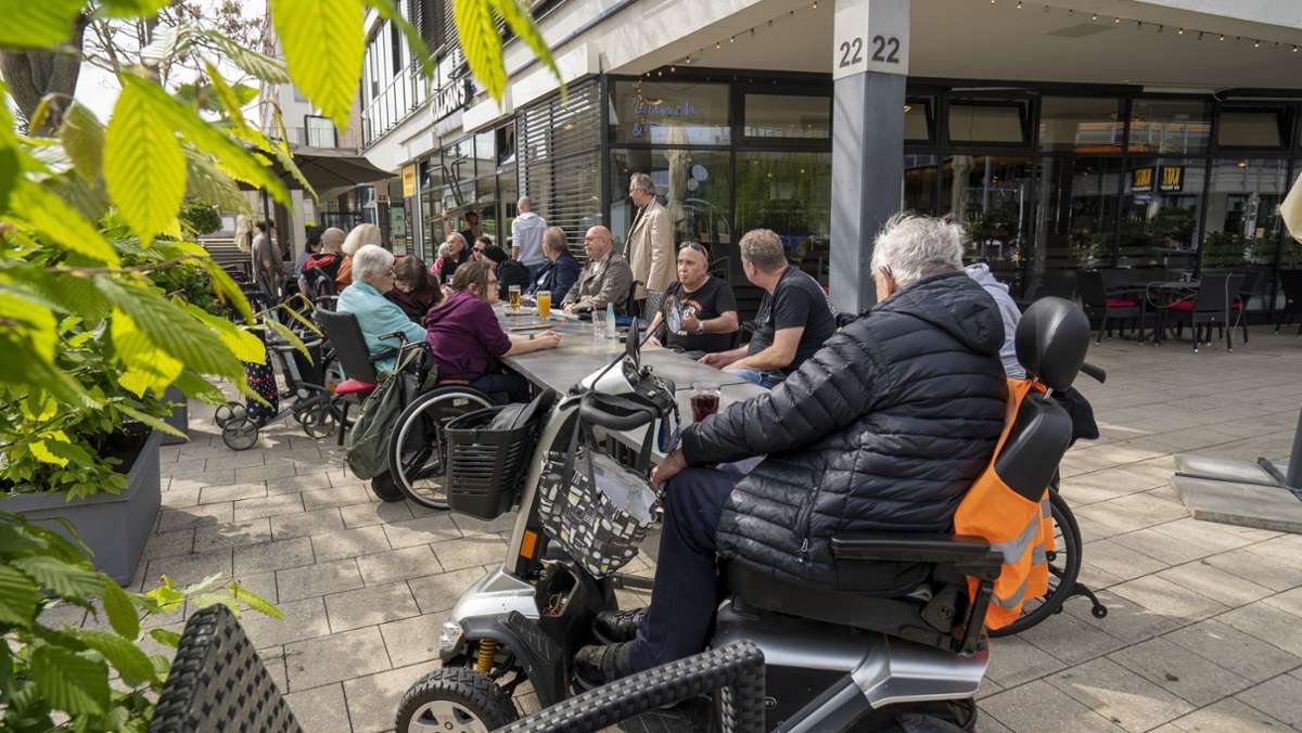 Rollitreff in Ludwigsburg: Festival-Feeling für Rollstuhlfahrer