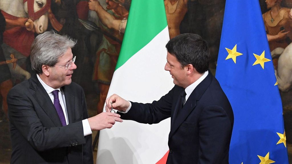  Nach dem verlorenen Verfassungsreferendum musste Matteo Renzi vom Amt des Ministerpräsidenten zurücktreten. Nun will er zurück auf den Posten. Doch seine Partei ist tief zerstritten und sackt in den Umfragen immer weiter ab. Das Problem: Matteo Renzi. 