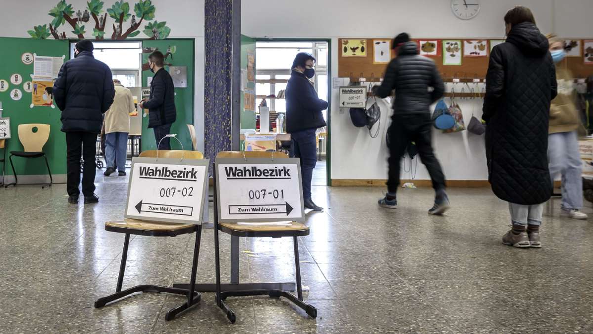 OB-Wahl in Stuttgart: Bis Mittag geringer Andrang in den Wahllokalen