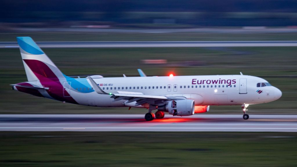  Eine Eurowings-Maschine auf dem Weg von Düsseldorf nach Prag musste am Nürnberger Flughafen zwischenlanden, da es einem Passagier an Bord schlecht ging. Dort wurde er notärztlich versorgt. 
