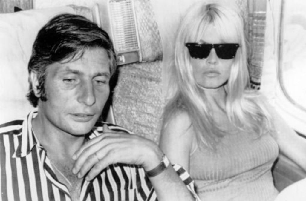 Von 1966 bis 1969 sind die beiden verheiratet. Vier Ehen hat Brigitte Bardot geführt, ihr Sohn wuchs bei seinen Großeltern auf.