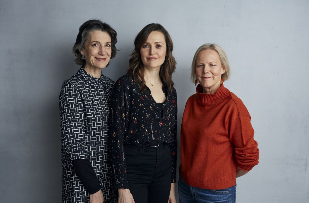 Die Schauspielerinnen Harriet Walter und  Clare Dunne mit der Regisseurin  Phyllida Lloyd (von links) am vergangenen Freitag beim Sundance-Festival Foto: AP/Taylor Jewell