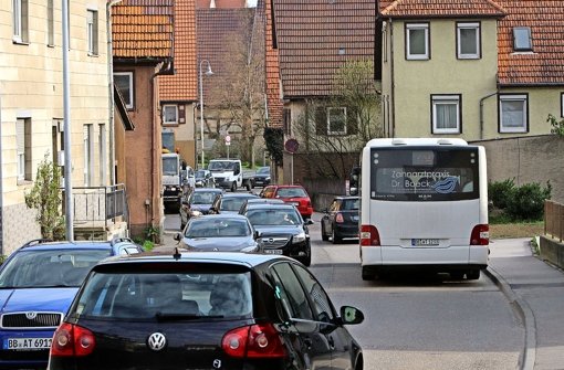 Verkehrschaos in Flacht: Gemeinderat und Verwaltung hoffen, dass es damit bald ein Ende hat. Foto: factum/Archiv