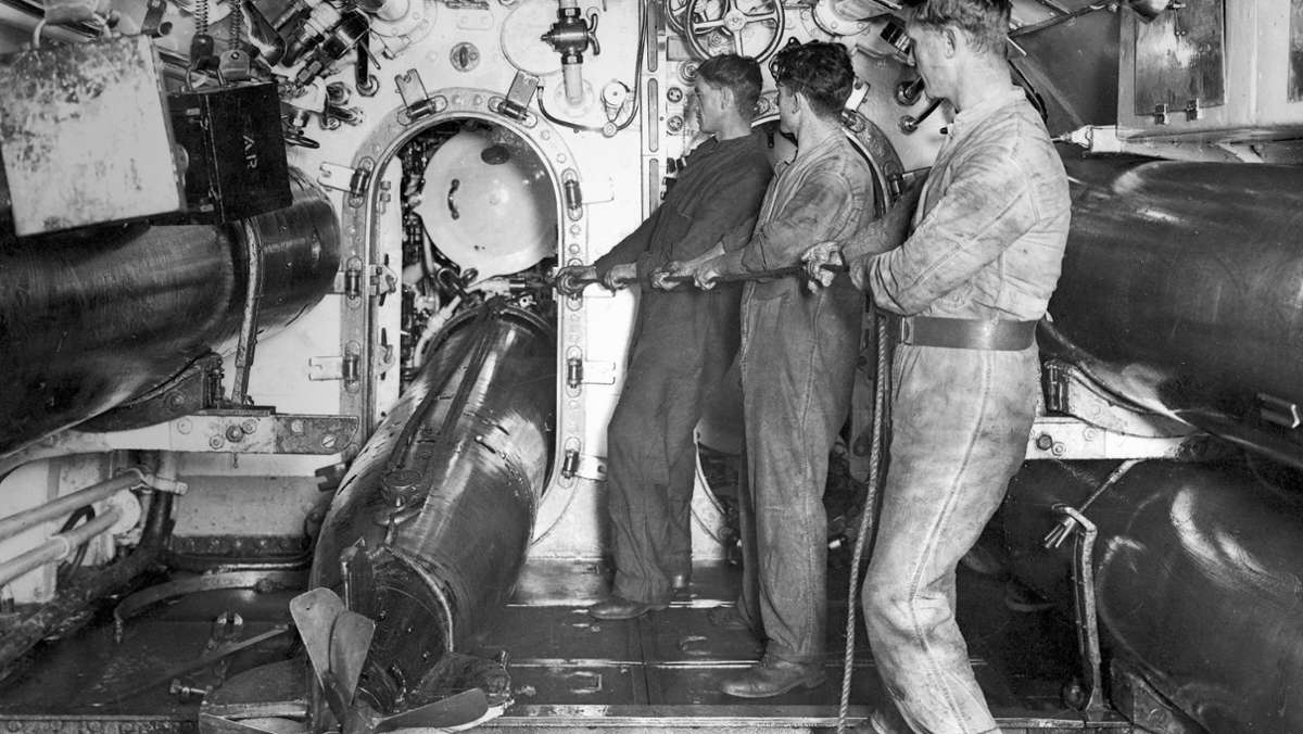  Robert Whitehead, ein englischer Ingenieur in österreichischen Diensten, machte aus dem Torpedo die Angriffswaffe, die wir heute kennen. Der Erfinder wollte damit dem Frieden dienen – und schuf ein Instrument des Grauens, das Tausende das Leben kostete. 