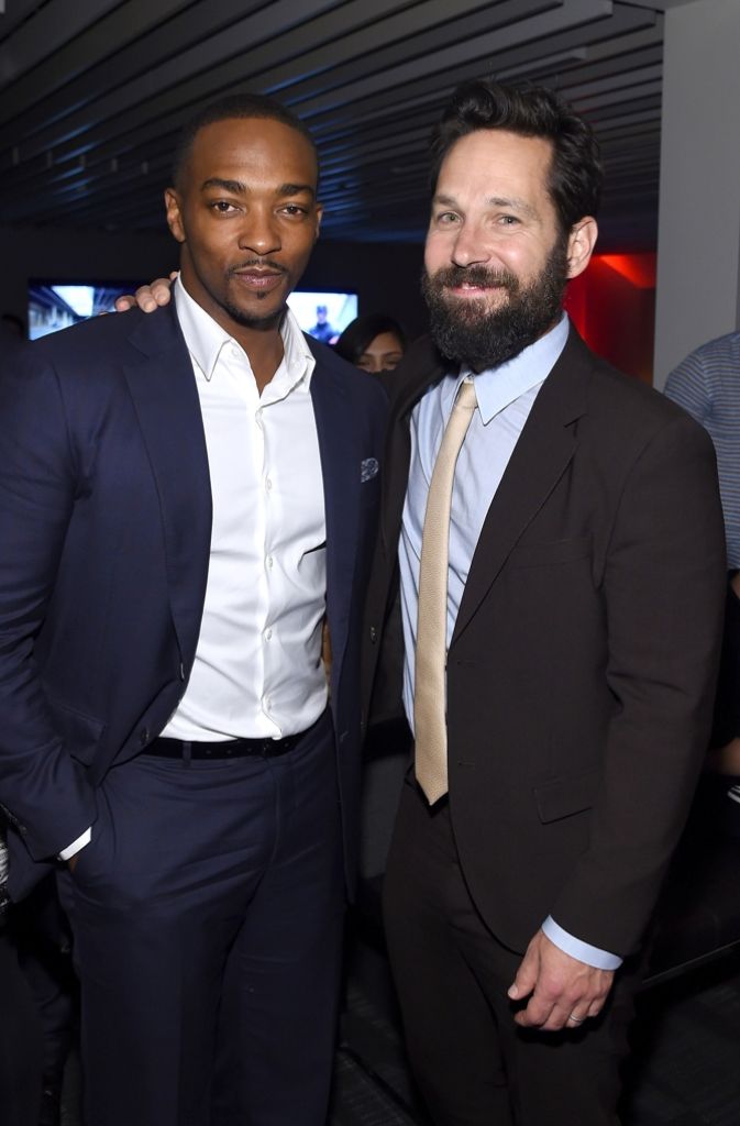 Anthony Mackie (links) und Paul Rudd kamen auch zur Party nach der Filmvorführung. Anthony Mackie spielt die Rolle des Falcon, Paul Rudd verkörpert den Superhelden Ant-Man.