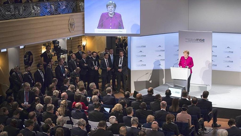 Sicherheitskonferenz in München: Angela Merkel attackiert US-Wirtschaftspolitik