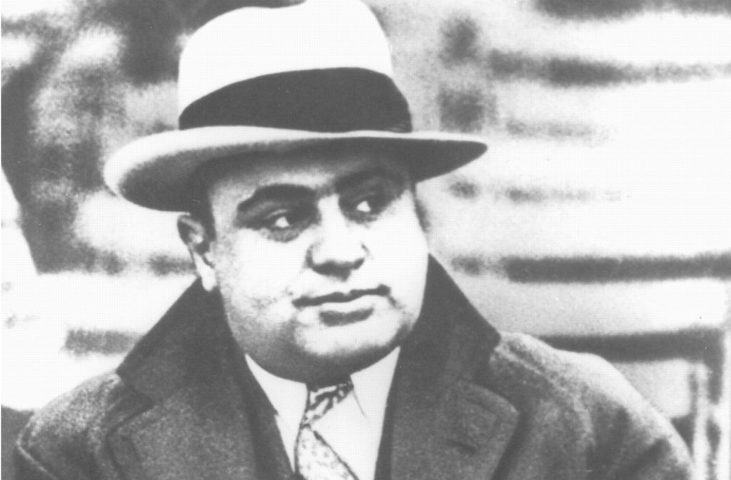 Al Capone, genannt „Scarface“, war in der 1920er und 1930er Jahren der führende Mafia-Boss der Chicagoer Unterwelt.