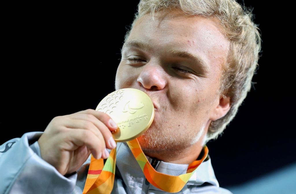 Jubel auch bei den Kugelstoßern: Niko Kappel aus Baden-Württemberg gewinnt die erste deutsche Goldmedaille.
