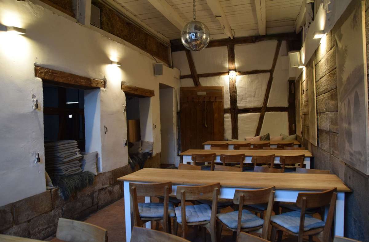 Im umgebauten Kuhstall und in der ehemaligen Scheune können nach wie vor Veranstaltungen stattfinden.