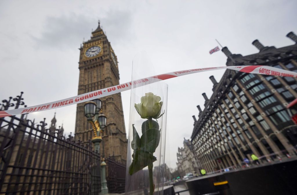 Nach dem Anschlag auf das britische Parlamentsgebäude in London steht die Stadt unter Schock.