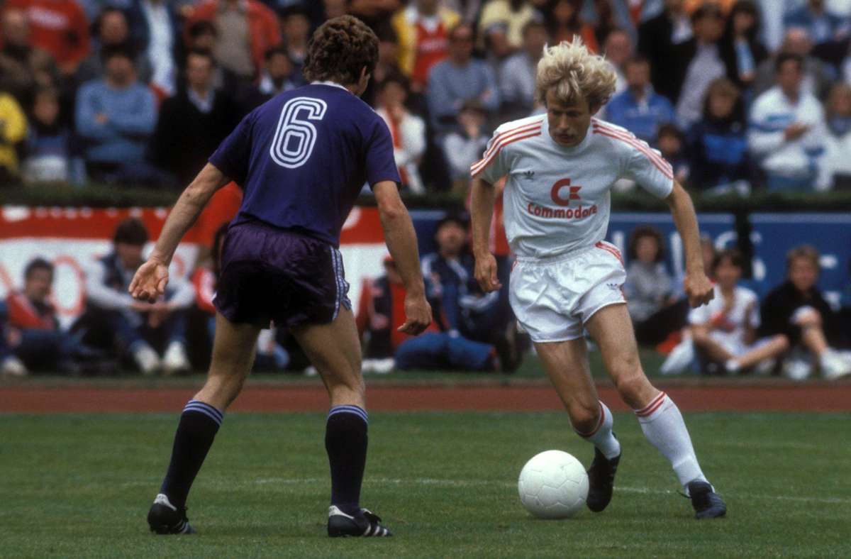 Stürmer Kalle del Haye (re.) wechselte 1980 von Gladbach zu den Bayern. In fünf Spielzeiten bei den Münchnern gelangen dem Stürmer in 74 Spielen aber nur acht Bundesligatore.