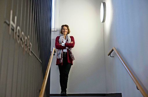 Margit Gratz an ihrem neuen Arbeitsplatz in Degerloch. Foto: Lichtgut/Piechowski