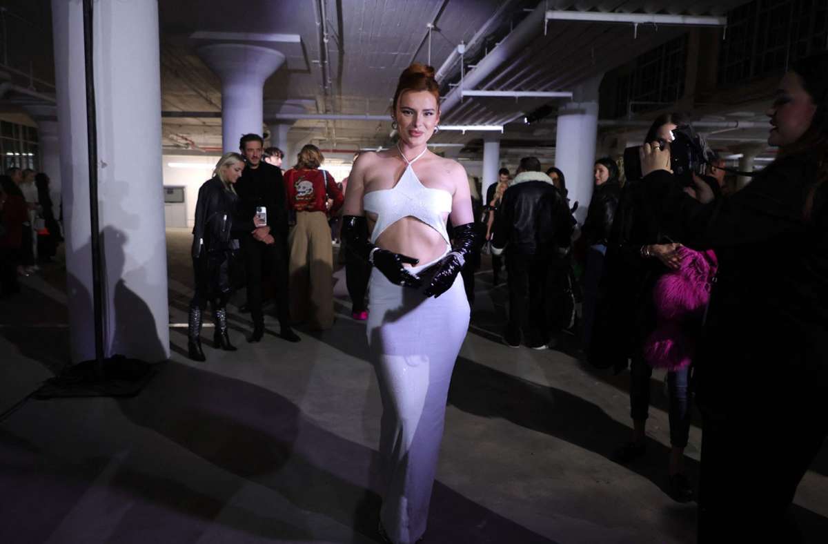 Schauspielerin Bella Thorne auf der Fashion Week