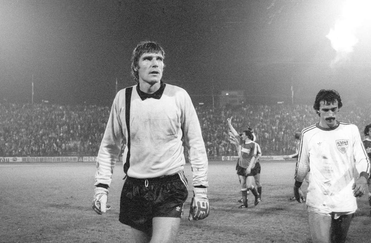 Der Erste seiner Art: René Deck kam 1975 zum VfB, der erste Schweiz-Import der Clubgeschichte setzte sich aber wie auch Jahre später Benaglio nicht durch, kam nur auf sechs Spiele beim VfB. Spätere Stationen waren unter anderem PAOK Thessaloniki und der FC Winterthur.