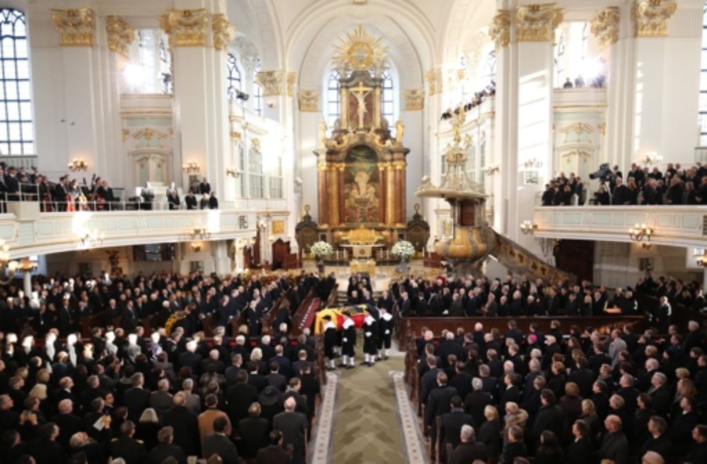 Viele prominente Politiker verabschiedeten Helmut Schmidt bei der Trauerfeier in Hamburg.
