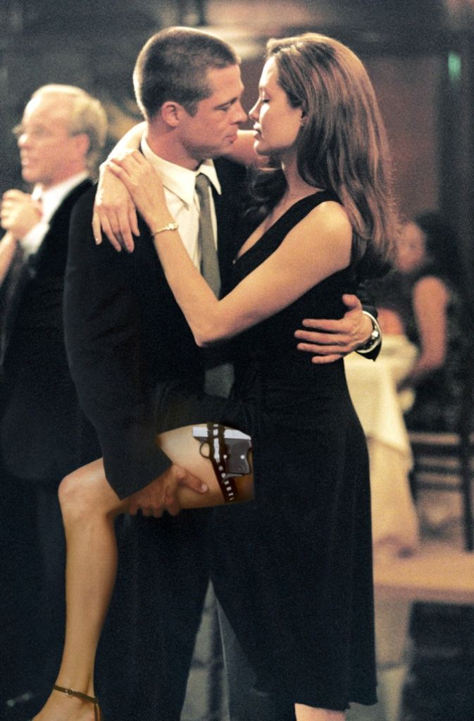 Schöne Verbrecherinnen im Film: Angelina Jolie spielt in der Action-Liebeskomödie„Mr. & Mrs. Smith“ (2205) zusammen mit ihrem Ehemann Brad Pitt ein Auftragsmörder-Pärchen.