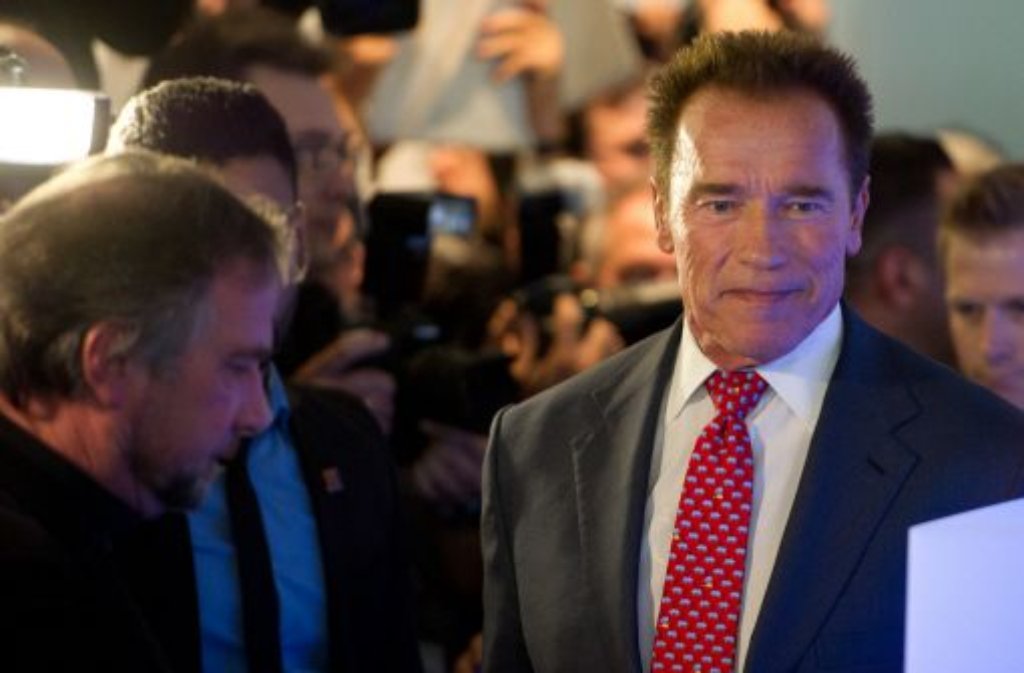 ... Arnold Schwarzenegger schrieb auf Twitter: "Gratulation an Felix Baumgartner für eine herausragende, inspirierende Leistung". Der österreichische Bundespräsident ...